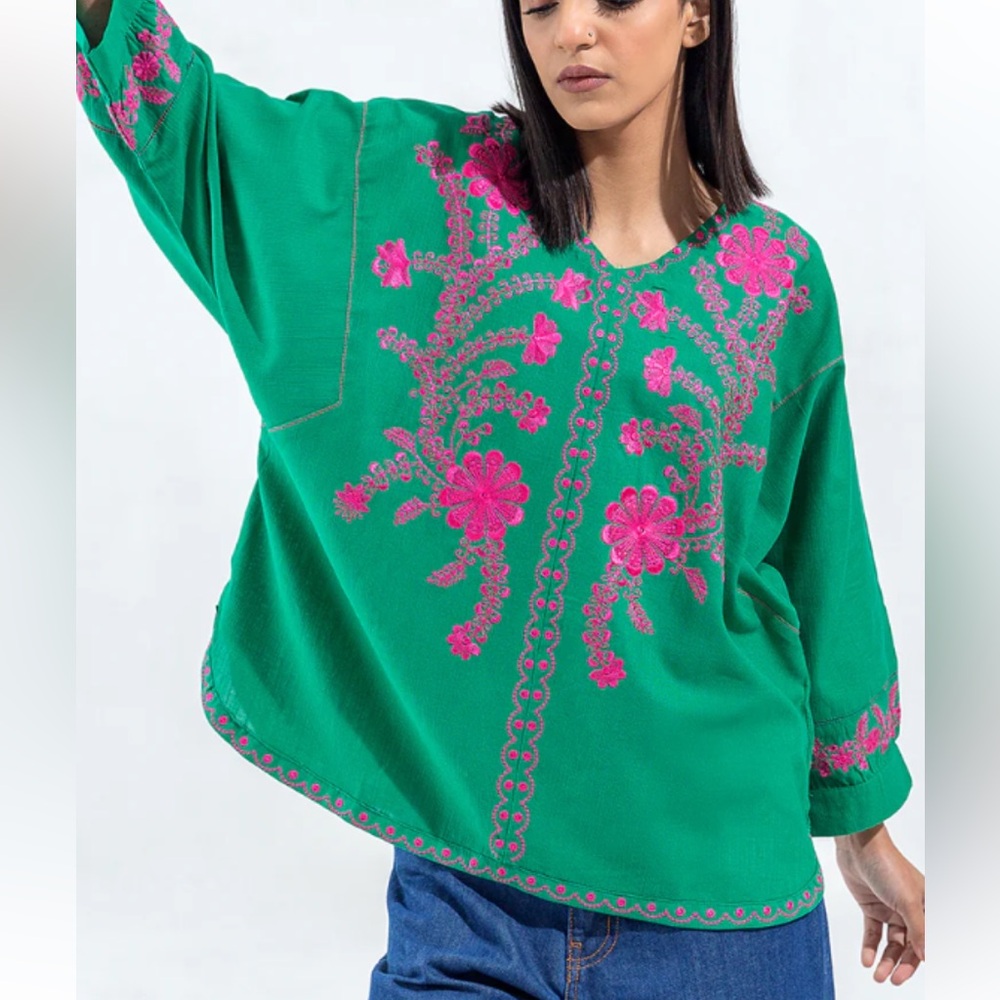 Green Embellished Blouse with V NECK and Boxy Style NEW with tags size 10